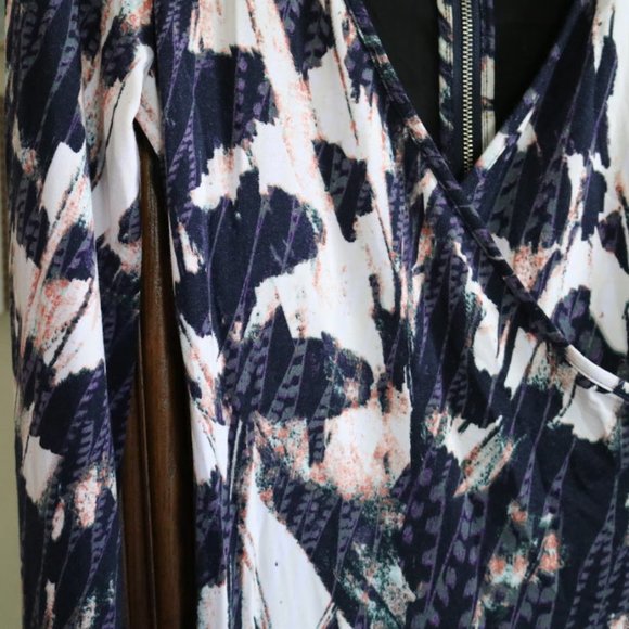 TART Collections Bell Sleeve Printed Surplice Dress - Size XS, NWT! - Picture 4 of 16